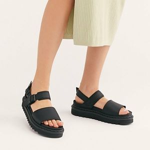 Dr Marten Voss Hydro Leather Sandal in Black womens 8 US